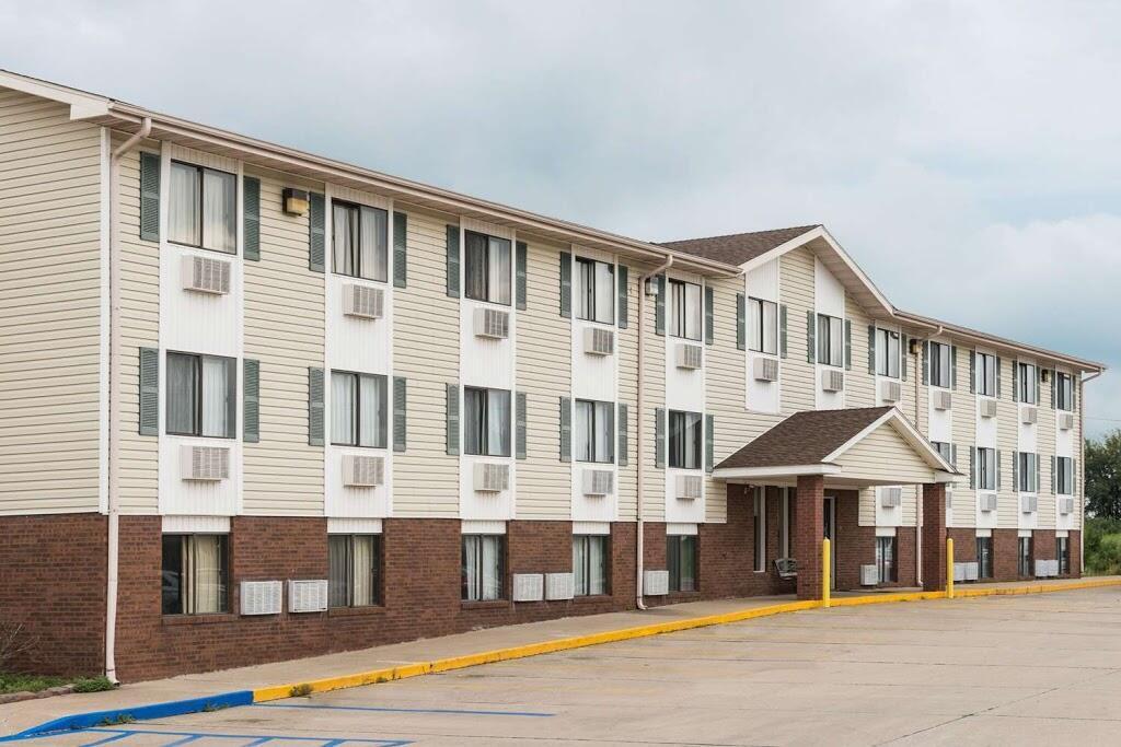 Amerihost Inn & Suites Kingdom City Экстерьер фото