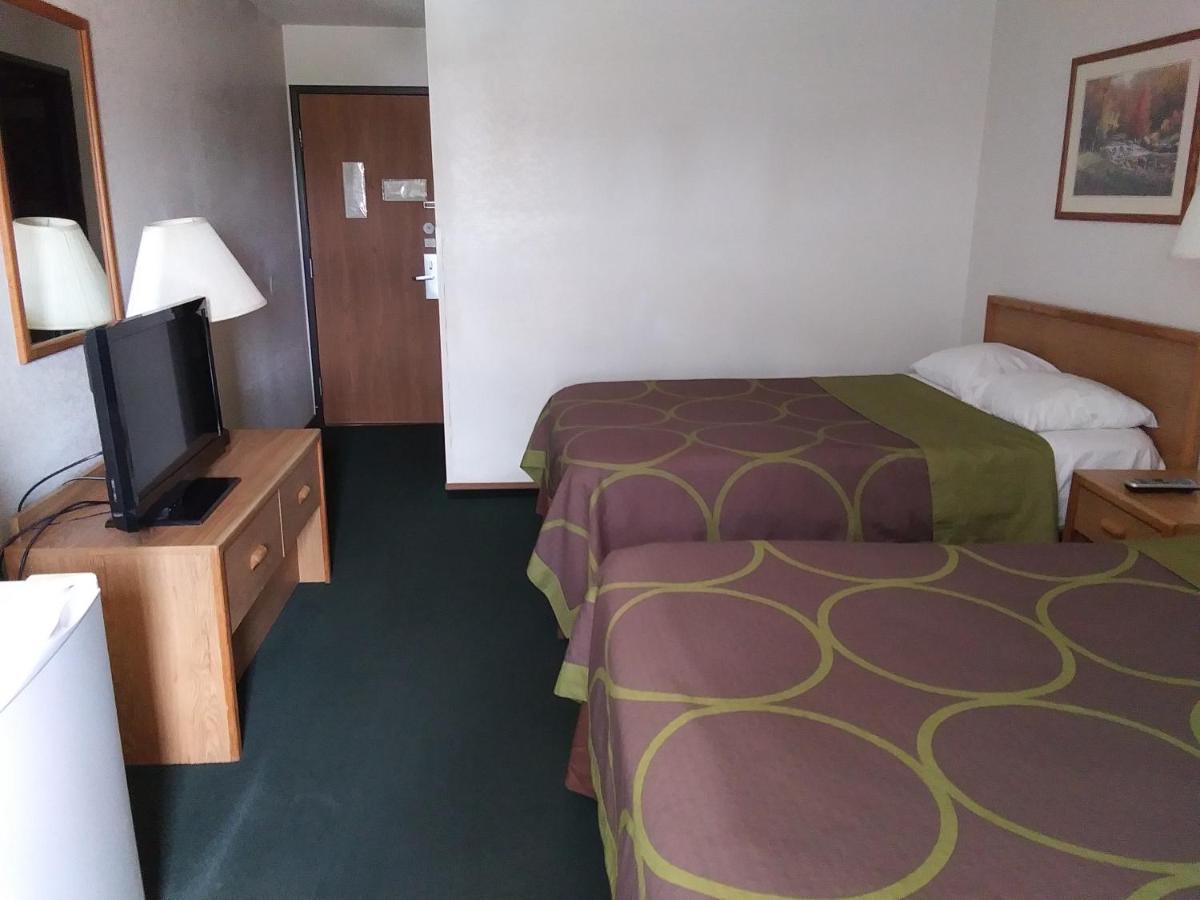Amerihost Inn & Suites Kingdom City Экстерьер фото