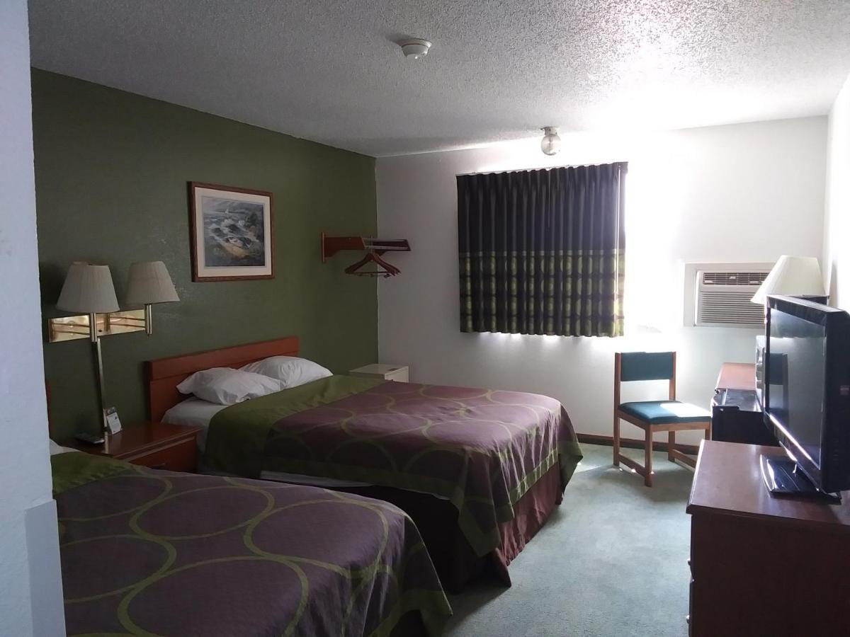 Amerihost Inn & Suites Kingdom City Экстерьер фото