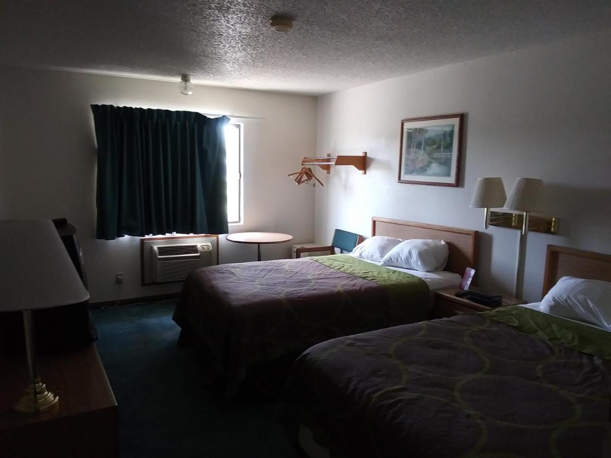 Amerihost Inn & Suites Kingdom City Экстерьер фото